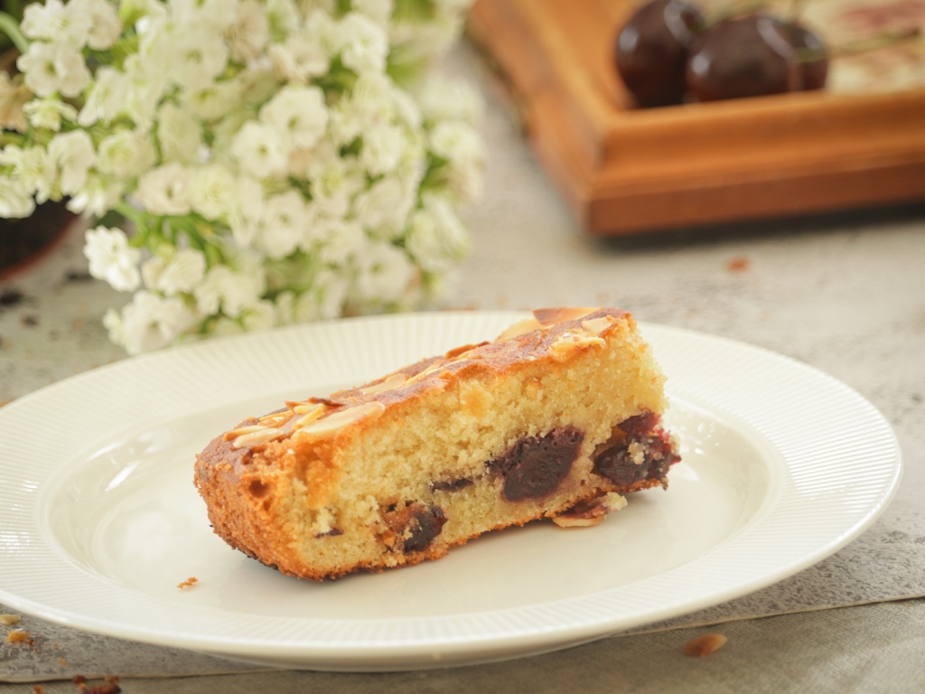 Bakewell Cake